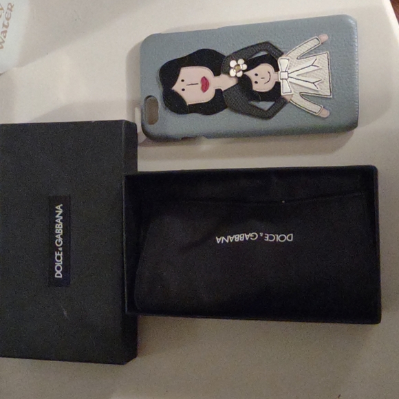 Dolce and Gabbana iPhone 6 family patch phone case - Picture 12 of 12
